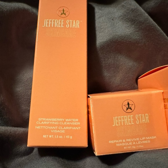 ⭐️Jeffree Star Skin Travel set NIB - Picture 2 of 7